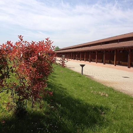 Motel 7 Laghi Castelletto Di Branduzzo Εξωτερικό φωτογραφία