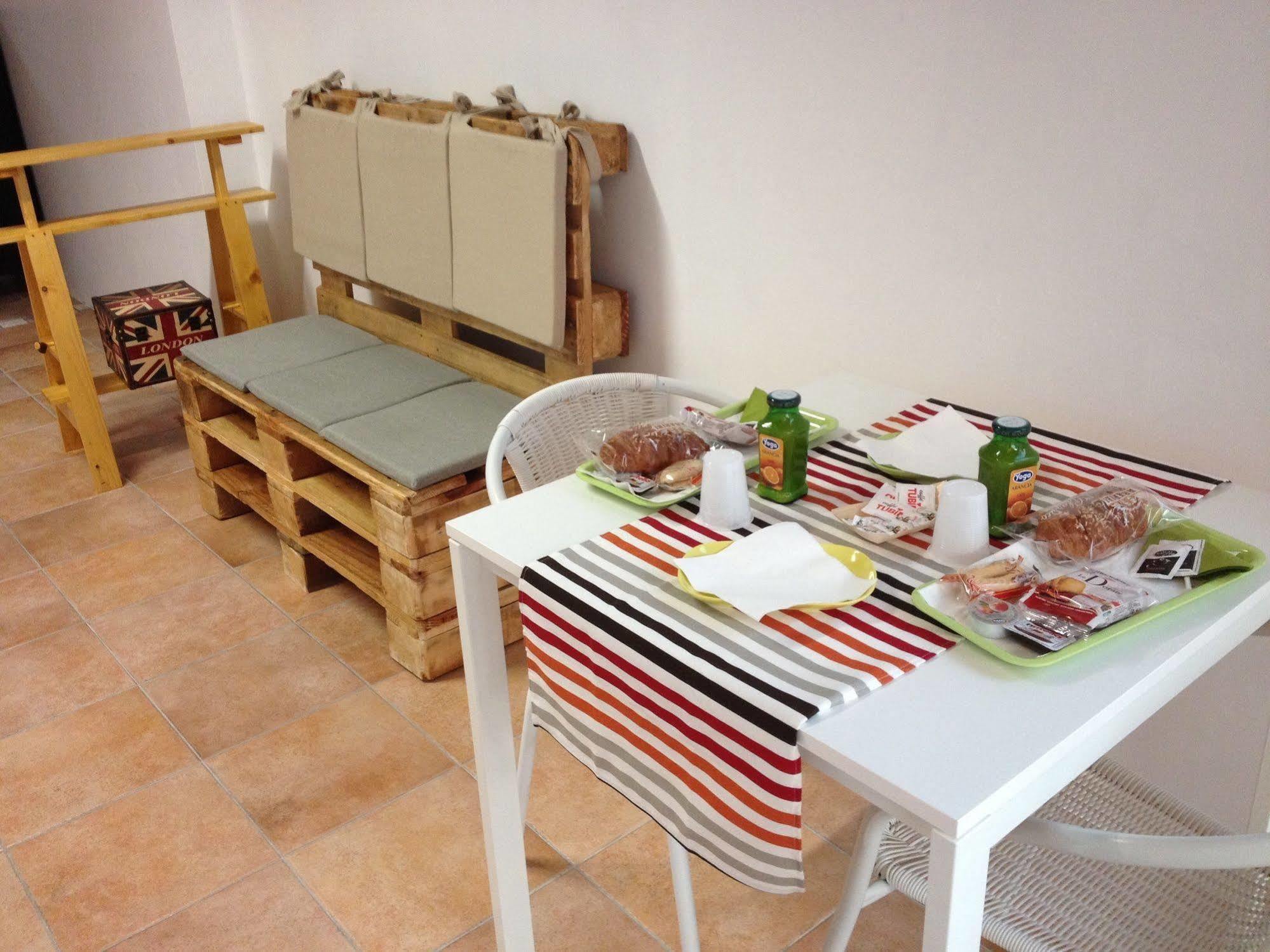 Motel 7 Laghi Castelletto Di Branduzzo Εξωτερικό φωτογραφία